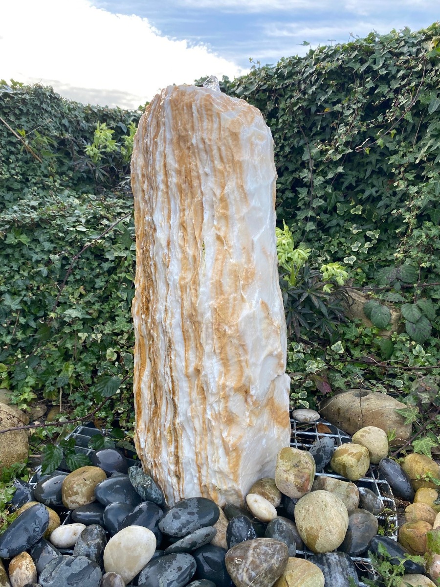 Riveria Monolith (55x25x25)