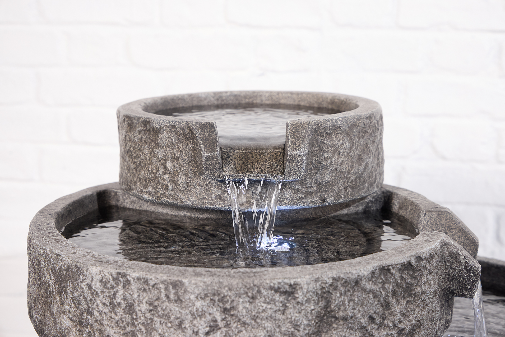Altico Elaria Solar Water Feature - Image 2